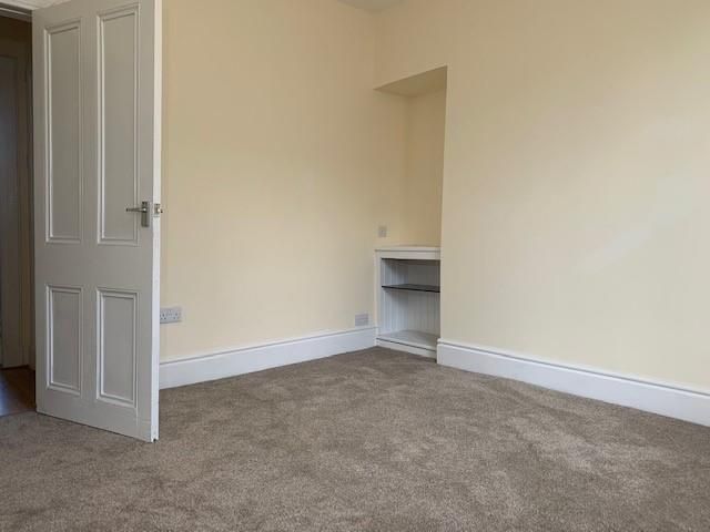 2 bed flat to rent in Menzies Road, Aberdeen AB11, £595 pcm