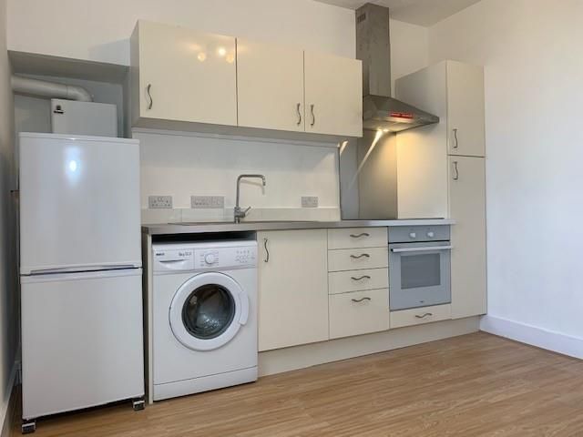 2 bed flat to rent in Menzies Road, Aberdeen AB11, £595 pcm