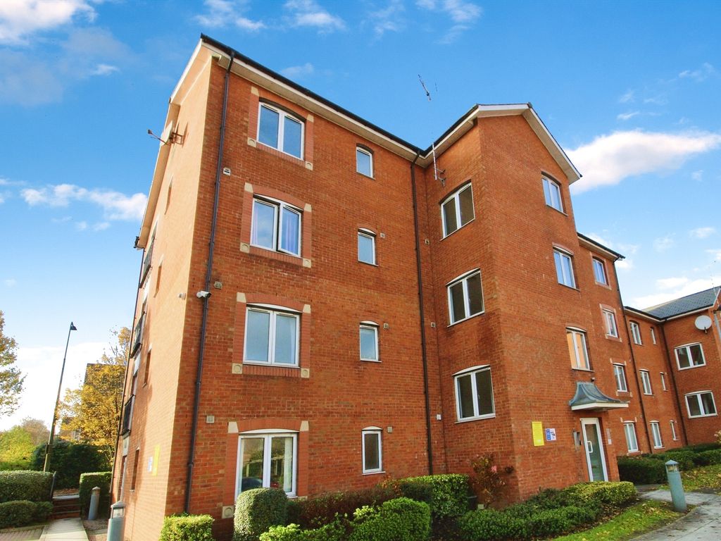 2 bed flat for sale in Longueil Close, Cardiff CF10, £200,000