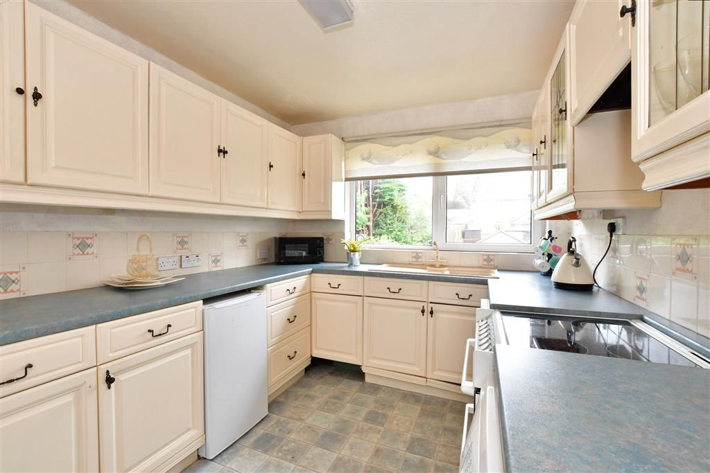 2 bed maisonette for sale in Sydney Close, Newport, Isle Of Wight PO30, £140,000