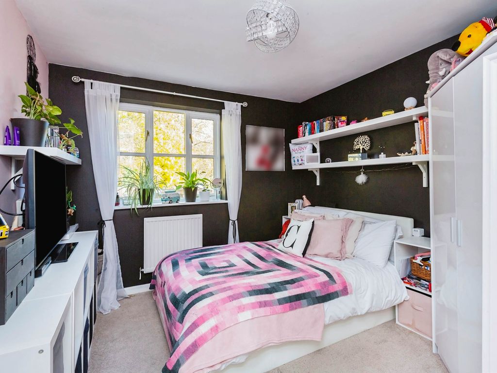 4 bed detached house for sale in Smeaton Close, Blakelands, Milton Keynes MK14, £450,000
