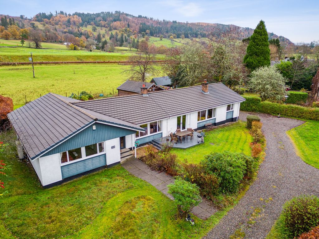 5 bed detached bungalow for sale in Kilmahog, Callander, Stirlingshire FK17, £499,000