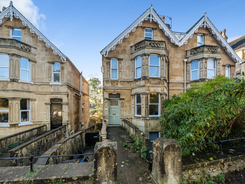 1 bed flat for sale in Newbridge Road, Bath, Somerset BA1, £225,000