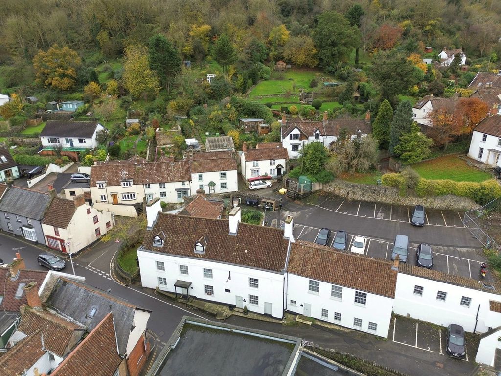 2 bed flat for sale in West Street, Banwell BS29, £180,000