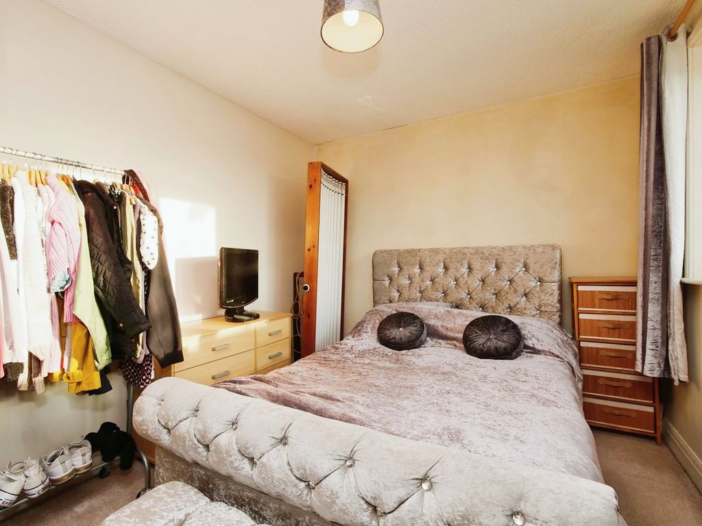 2 bed semi-detached house for sale in Longwood Road, York YO30, £238,000