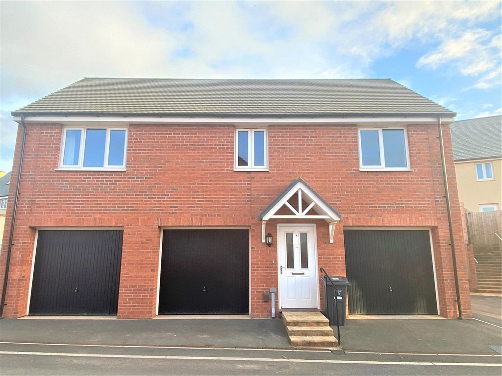 2 bed property to rent in Crabtree Close, Cranbrook, Exeter EX5, £975 pcm