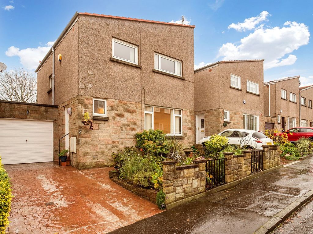 3 bed link-detached house for sale in Greenend Drive, Edinburgh EH17, £260,000
