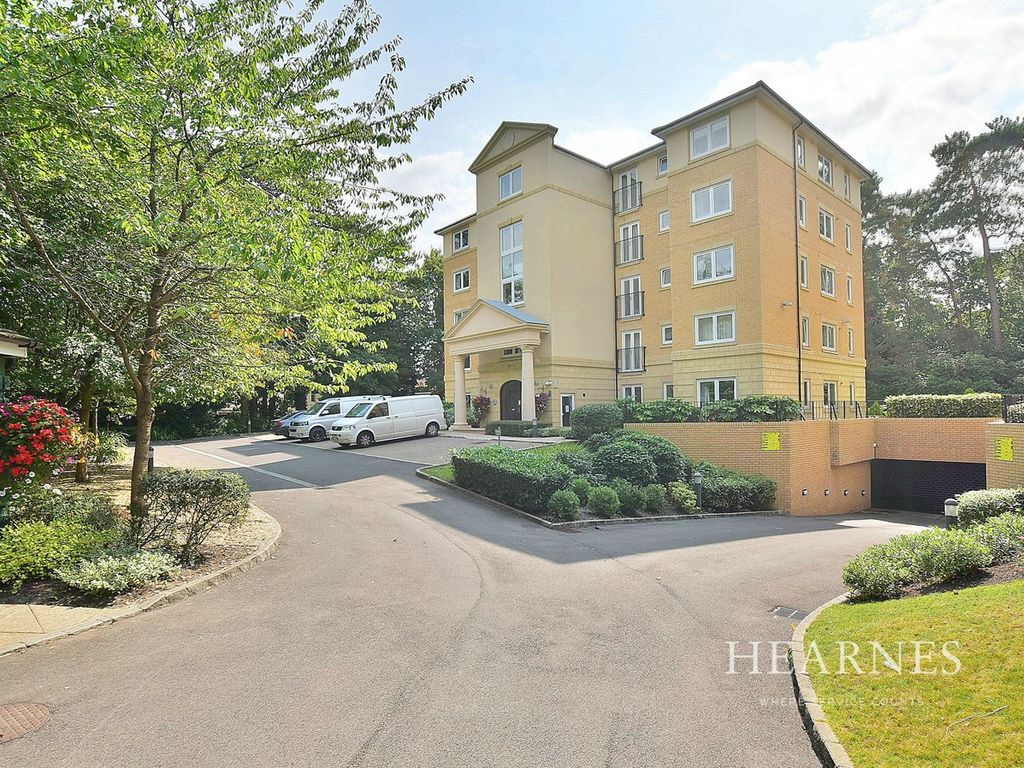 3 bed flat for sale in Western Road, Branksome Park, Poole BH13, £525,000