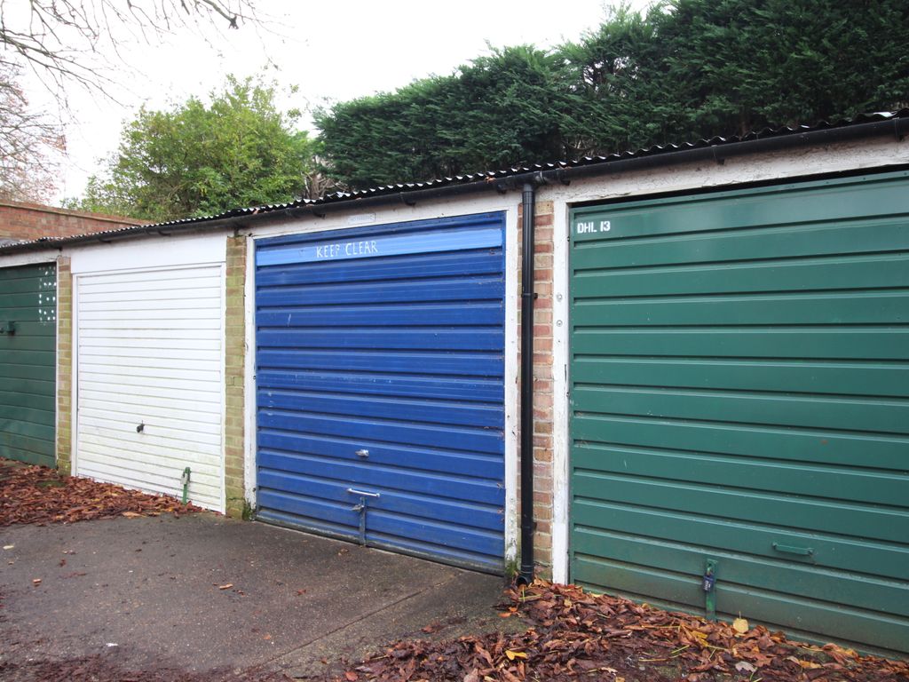 Parking/garage for sale in Lovelace Road, Surbiton KT6, £40,000