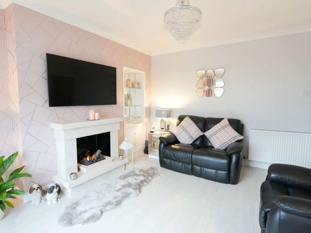 2 bed flat for sale in Mavisbank Gardens, Bellshill ML4, £95,000