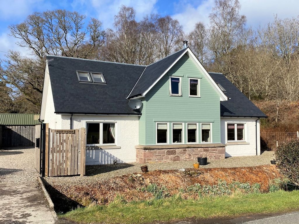 4 bed detached house for sale in The Ross, Comrie, Crieff PH6, £735,000