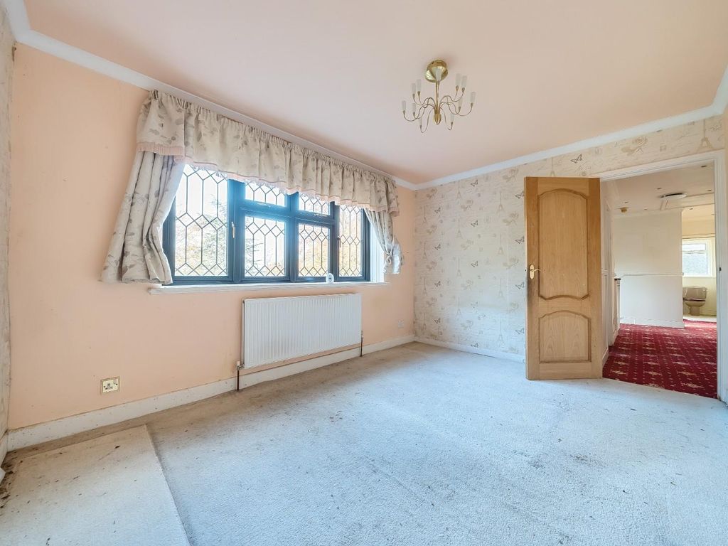 4 bed detached house for sale in Kingsford Street, Mersham, Ashford TN25, £750,000
