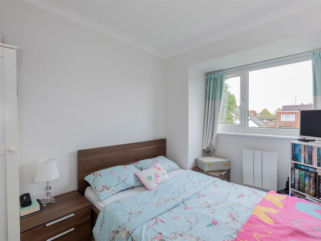 2 bed flat for sale in Ridge Bank, Cippenham, Slough SL1, £244,950