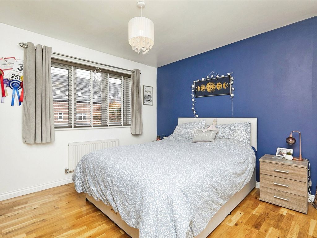4 bed detached house for sale in Hull Street, Hilton, Derby, Derbyshire DE65, £300,000