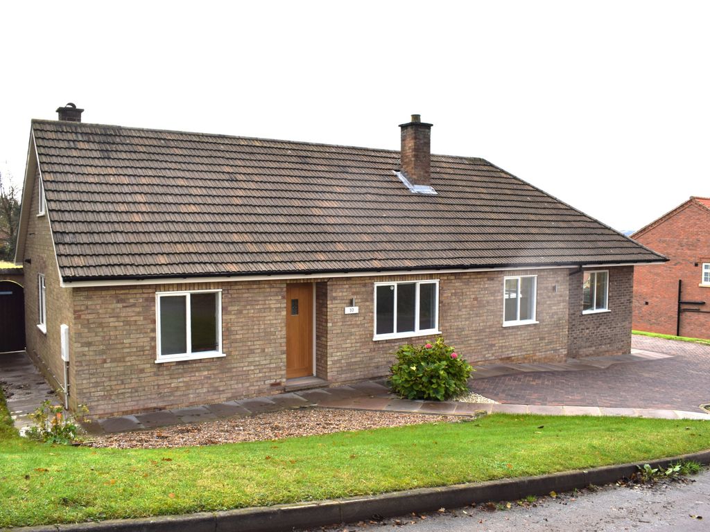 3 bed bungalow for sale in The Hill, Saxby All Saints DN20, £335,000