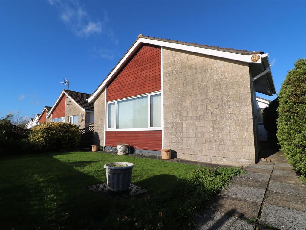 3 bed detached bungalow for sale in Boundary Walk, Trowbridge BA14, £300,000