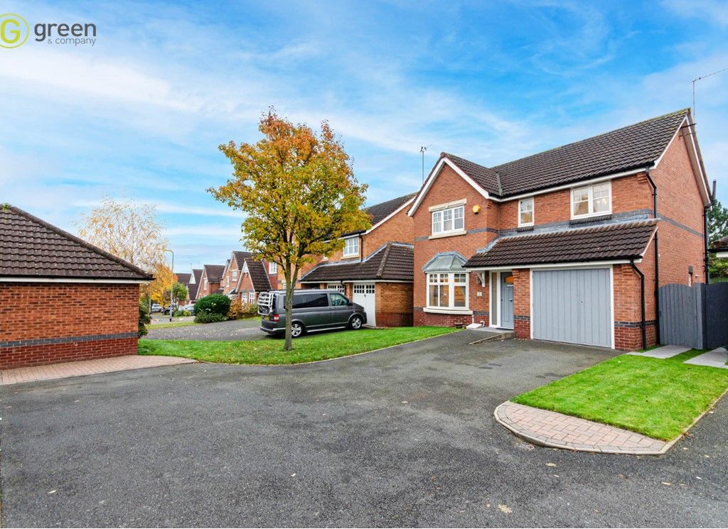4 bed detached house for sale in Epsom Close, Dosthill, Tamworth B77, £380,000
