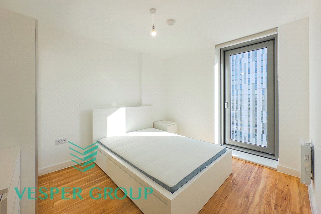 1 bed flat for sale in Media City Tower 3, Media City, Salford Quays, Salford M50, £215,000