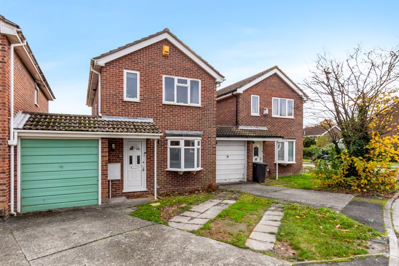 3 bed detached house for sale in Barwell Grove, Emsworth PO10, £350,000