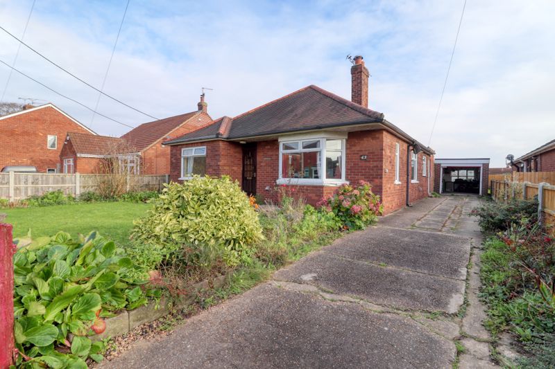 4 bed detached bungalow for sale in Old Village Street, Gunness, Scunthorpe DN15, £215,000