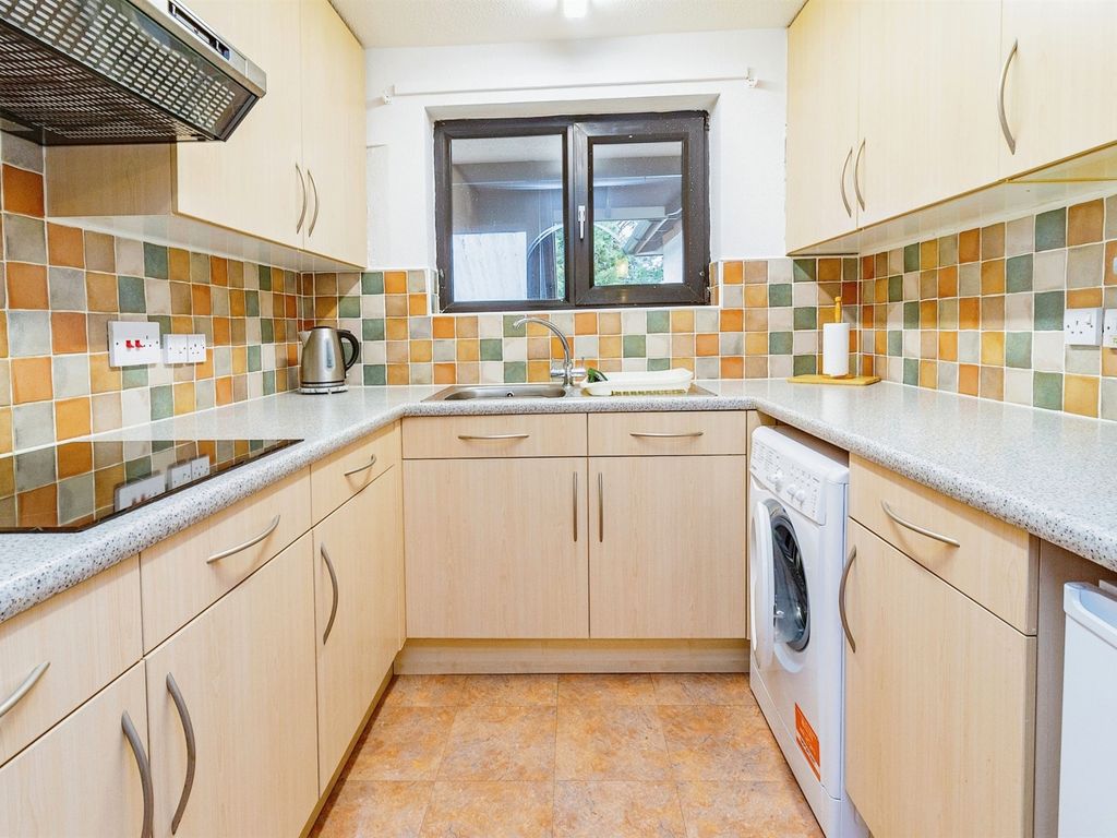 2 bed flat for sale in The Mount, Simpson, Milton Keynes MK6, £185,000