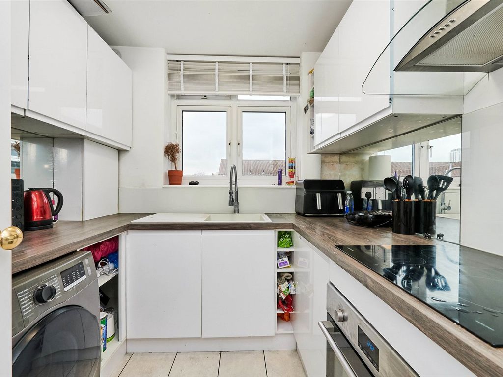 1 bed flat for sale in Brixton Road, Brixton, London SW9, £367,500