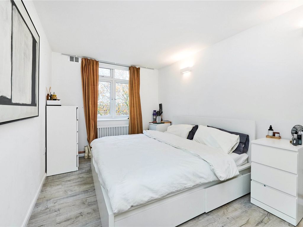 1 bed flat for sale in Brixton Road, Brixton, London SW9, £367,500