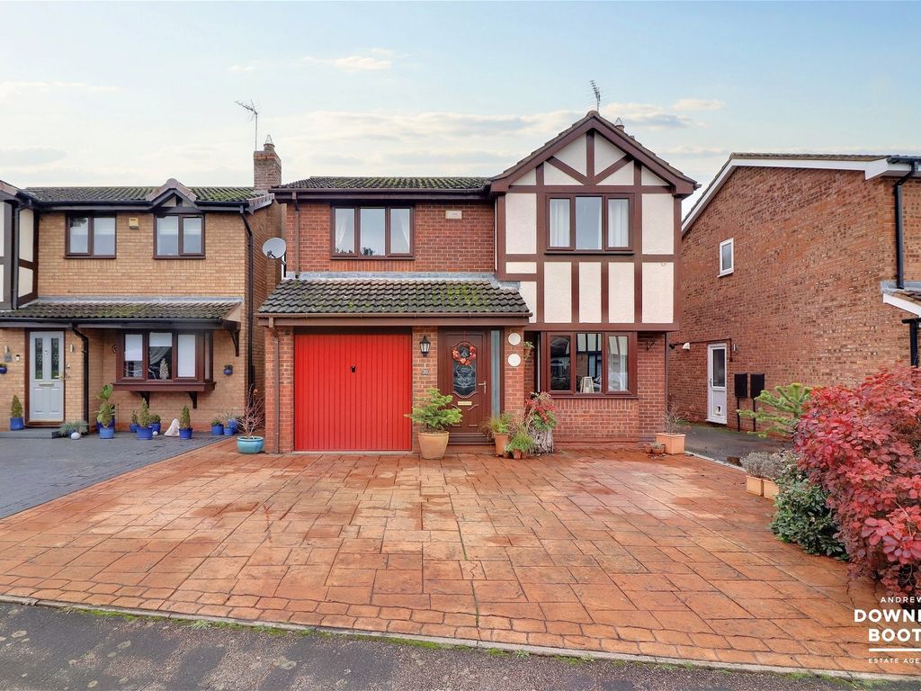 4 bed detached house for sale in Wordsworth Close, Armitage, Rugeley WS15, £320,000