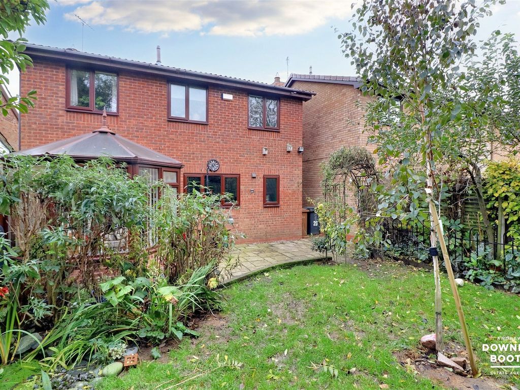 4 bed detached house for sale in Wordsworth Close, Armitage, Rugeley WS15, £320,000