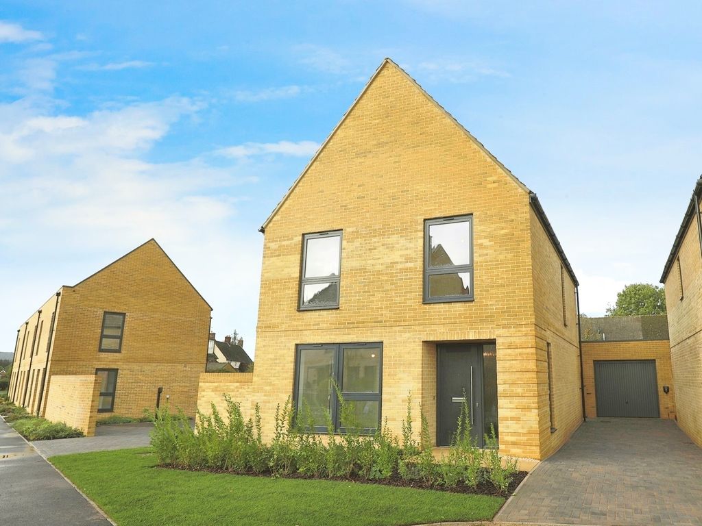 New home, 3 bed detached house for sale in Evenlode Road, Moreton-In-Marsh GL56, £495,000