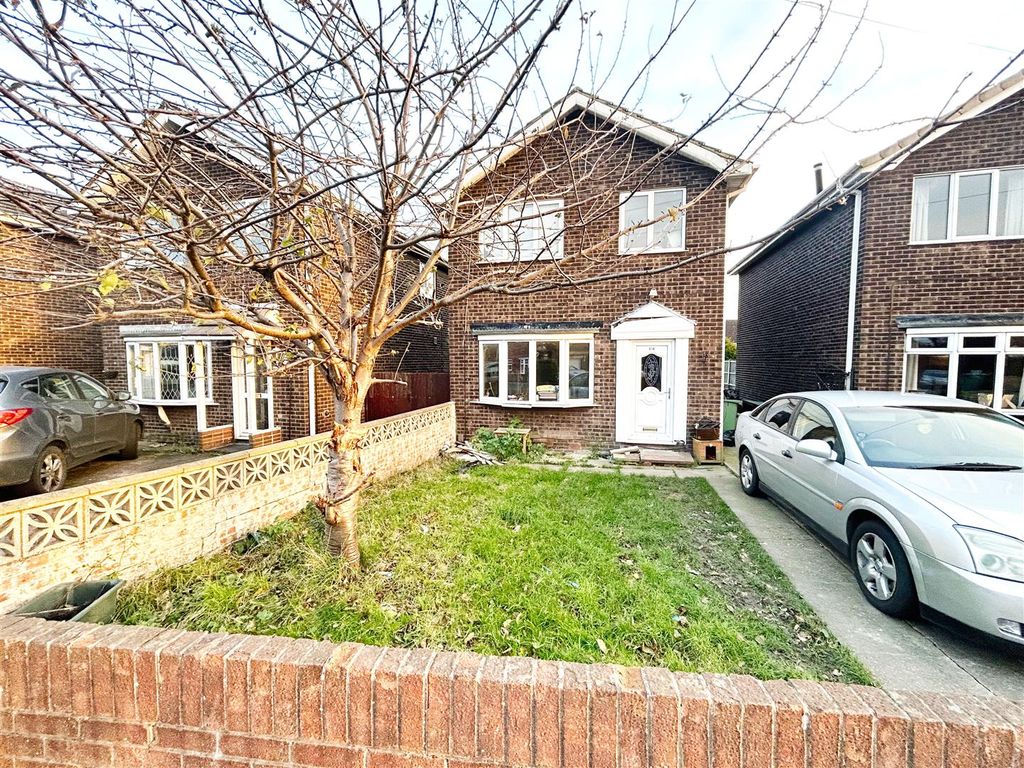 3 bed property for sale in Woodlands Avenue, Immingham DN40, £130,000