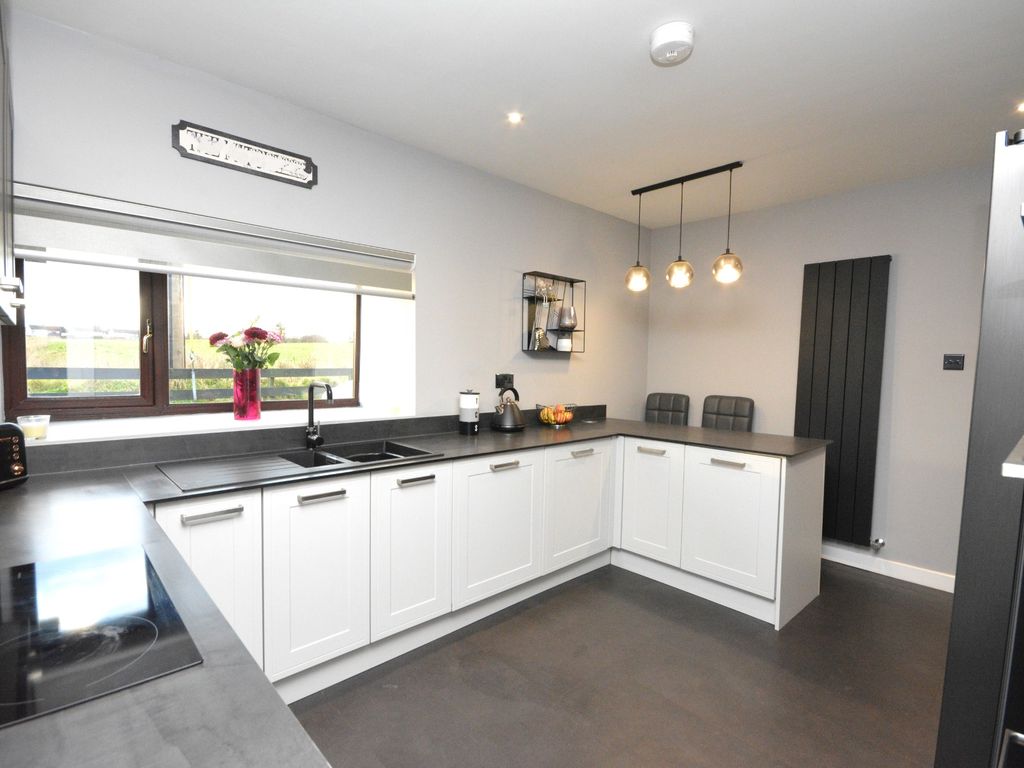 3 bed detached house for sale in Bridgend Road, Avonbridge, Stirlingshire FK1, £440,000