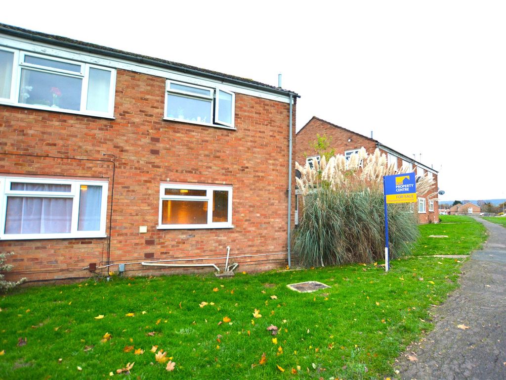 2 bed maisonette for sale in Cheviot Close, Quedgeley, Gloucester, Gloucestershire GL2, £140,000