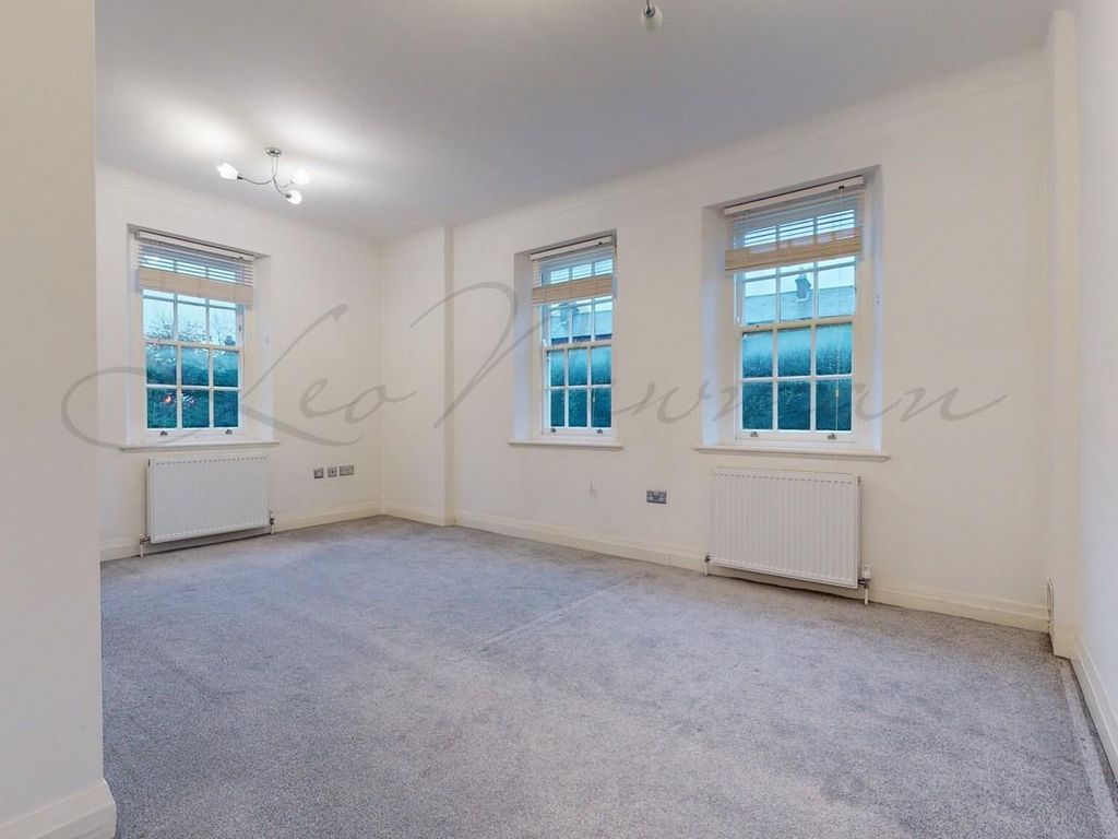 3 bed flat to rent in Brampton Grove, Hendon NW4, £2,149 pcm