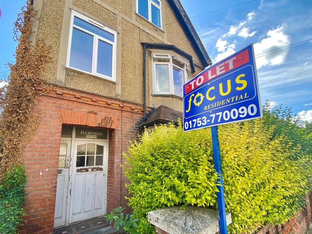 1 bed flat for sale in Ledgers Road, Slough SL1, £149,950