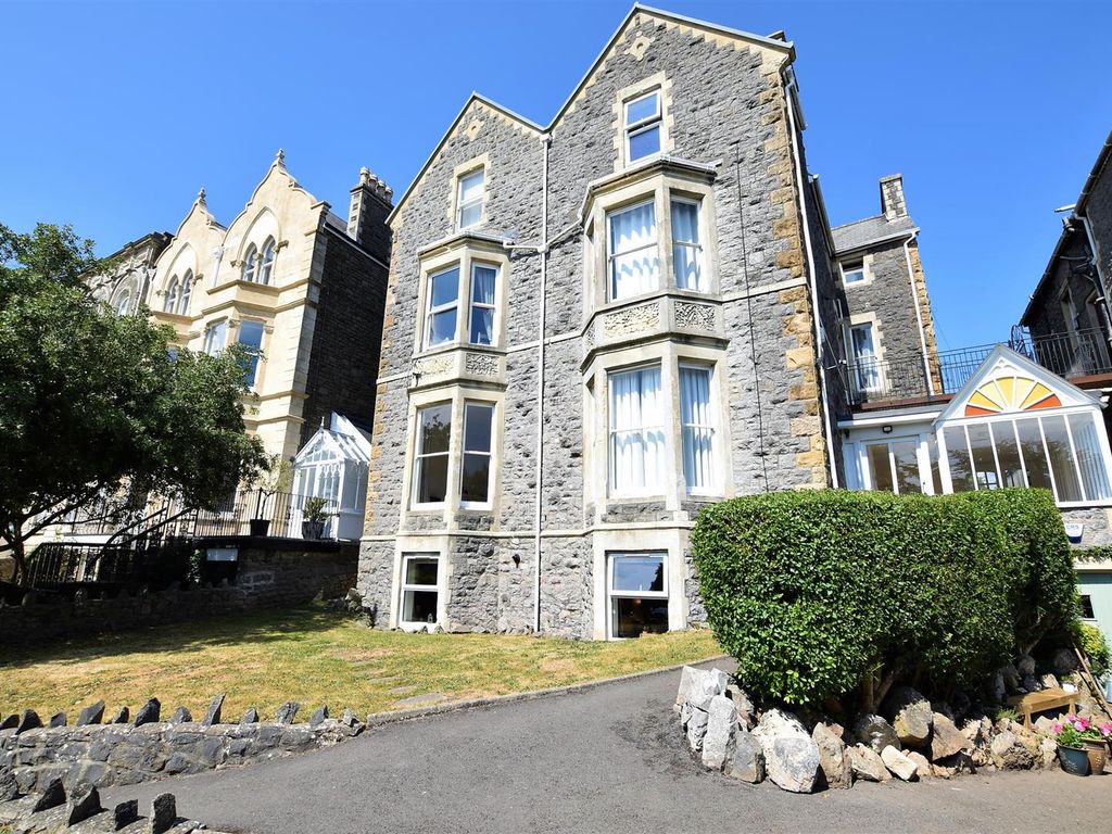 1 bed flat for sale in Victoria Road, Clevedon BS21, £229,950