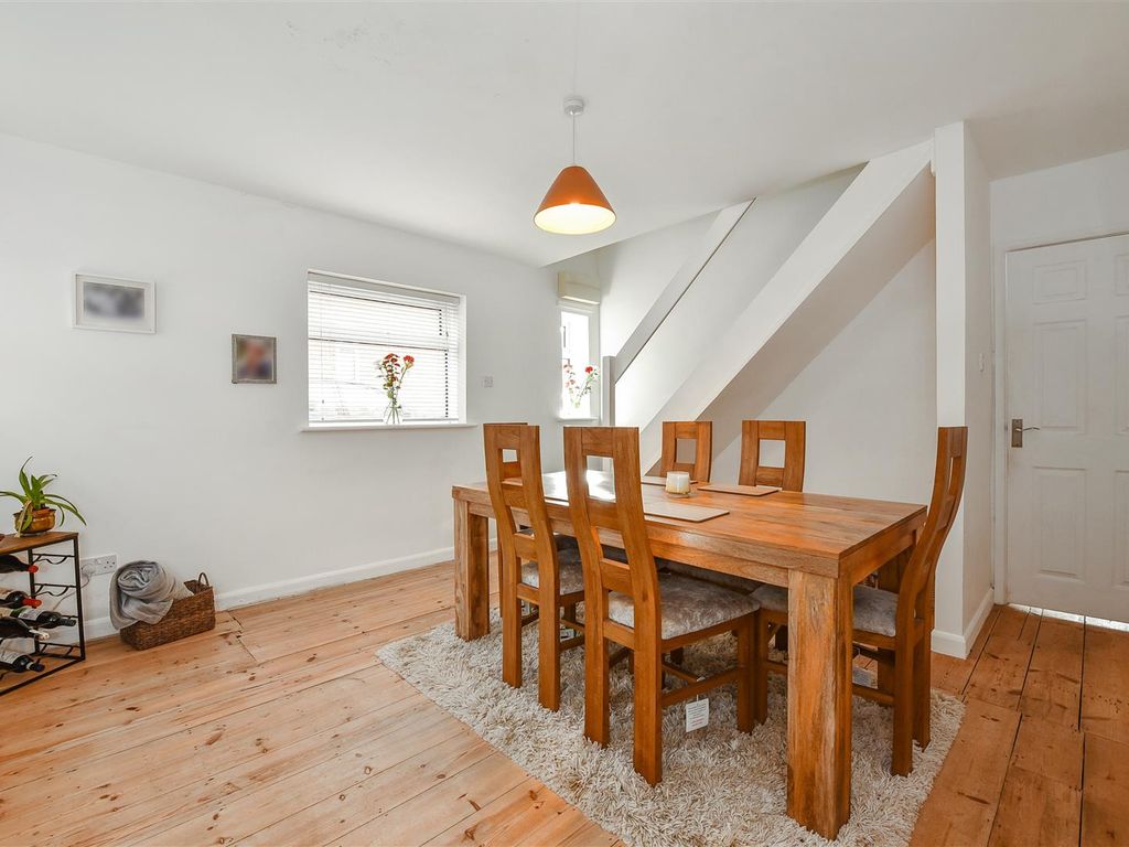 3 bed semi-detached house for sale in Batchelors Barn Road, Andover SP10, £320,000