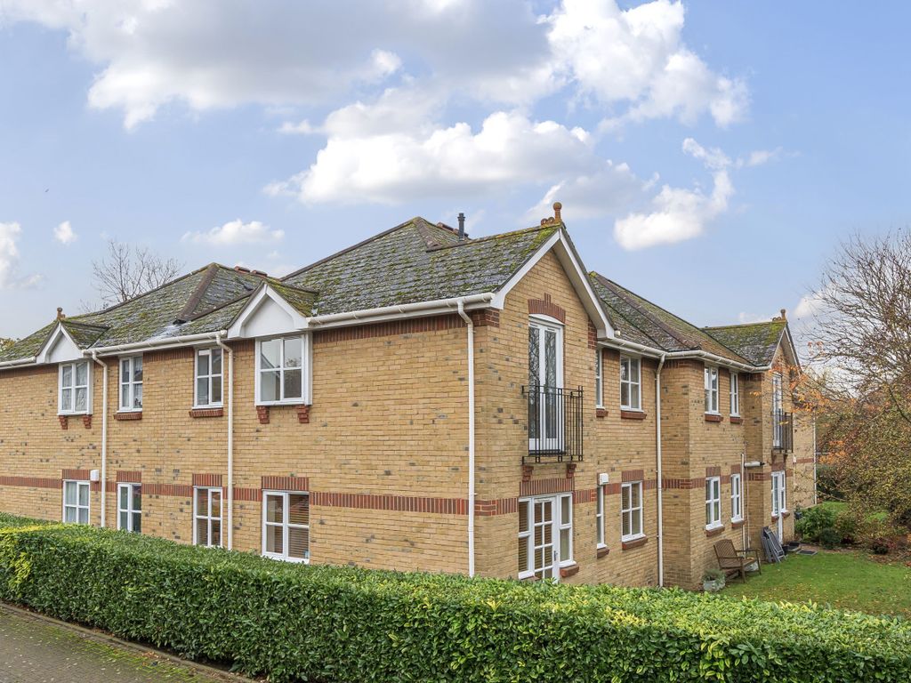 2 bed flat for sale in Willow Grove, Chislehurst, Kent BR7, £317,500