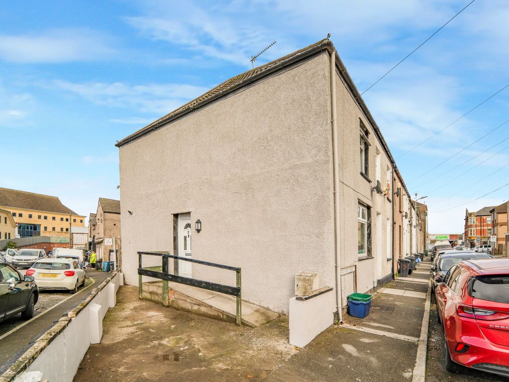 2 bed end terrace house for sale in Mountjoy Street, Newport NP20, £130,000