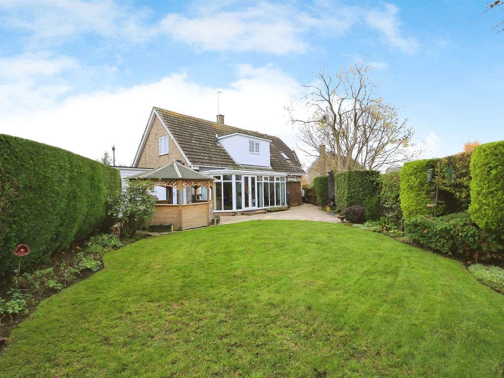 4 bed detached house for sale in Washingley Road, Folksworth, Peterborough PE7, £550,000
