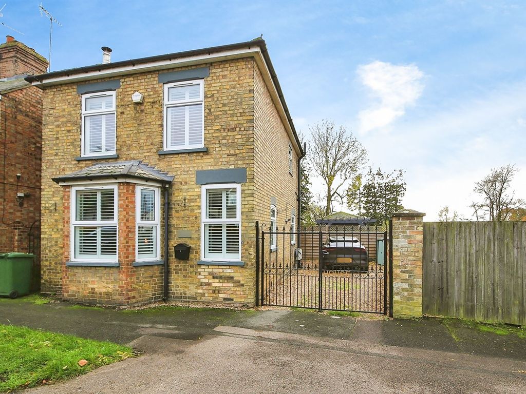 3 bed detached house for sale in Benwick Road, Doddington, March PE15, £375,000
