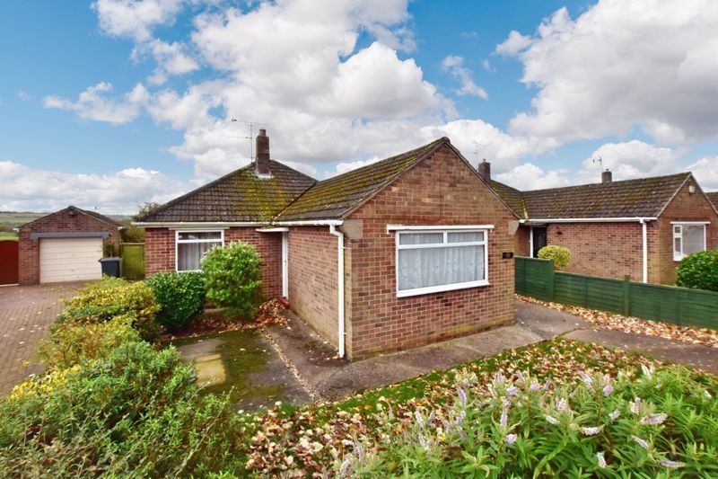 2 bed detached bungalow for sale in Grange Crescent, Lincoln LN6, £199,950