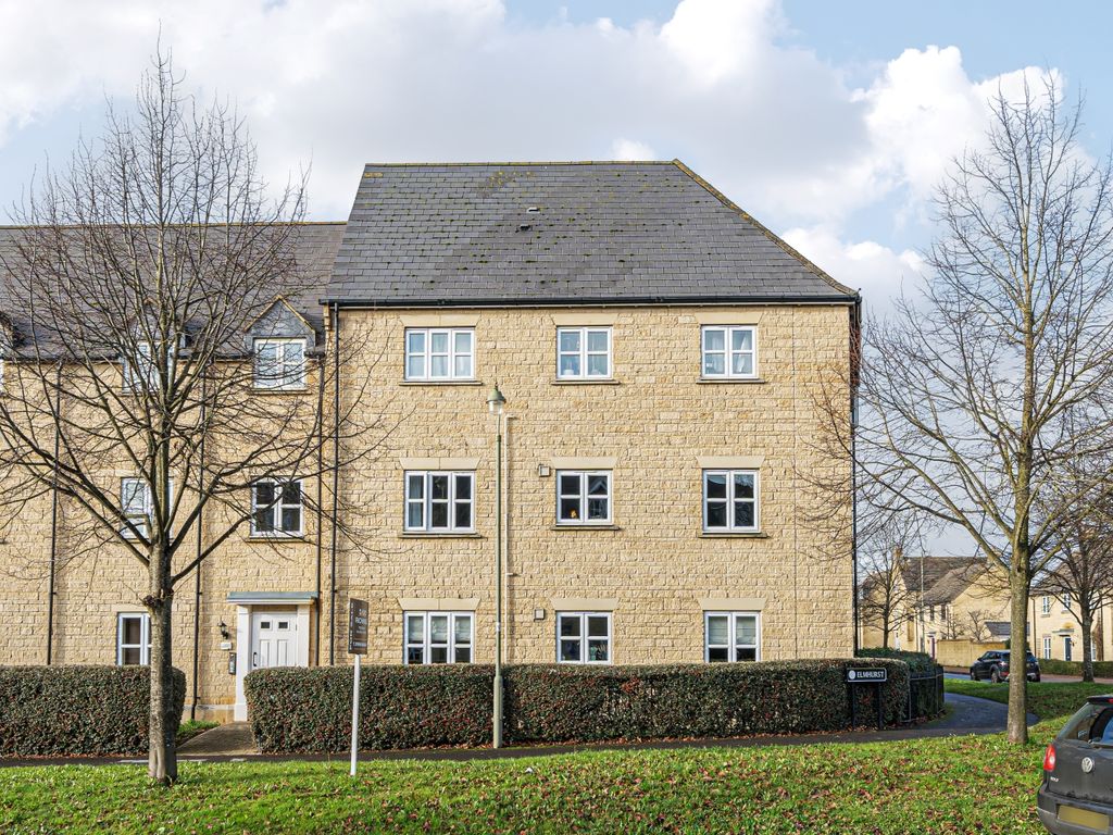 2 bed flat for sale in 23 Elmhurst Way, Carterton, Oxfordshire OX18, £185,000
