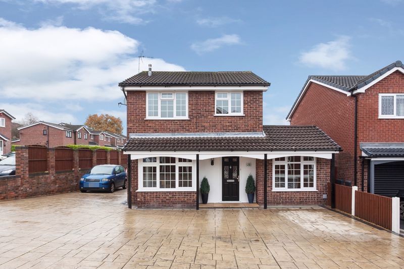 4 bed detached house for sale in Derwent Drive, Congleton CW12, £325,000