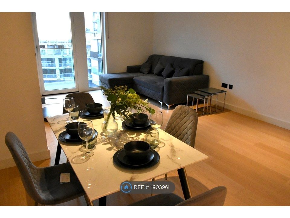 1 bed flat to rent in Fountain Park Way, London W12, £2,895 pcm