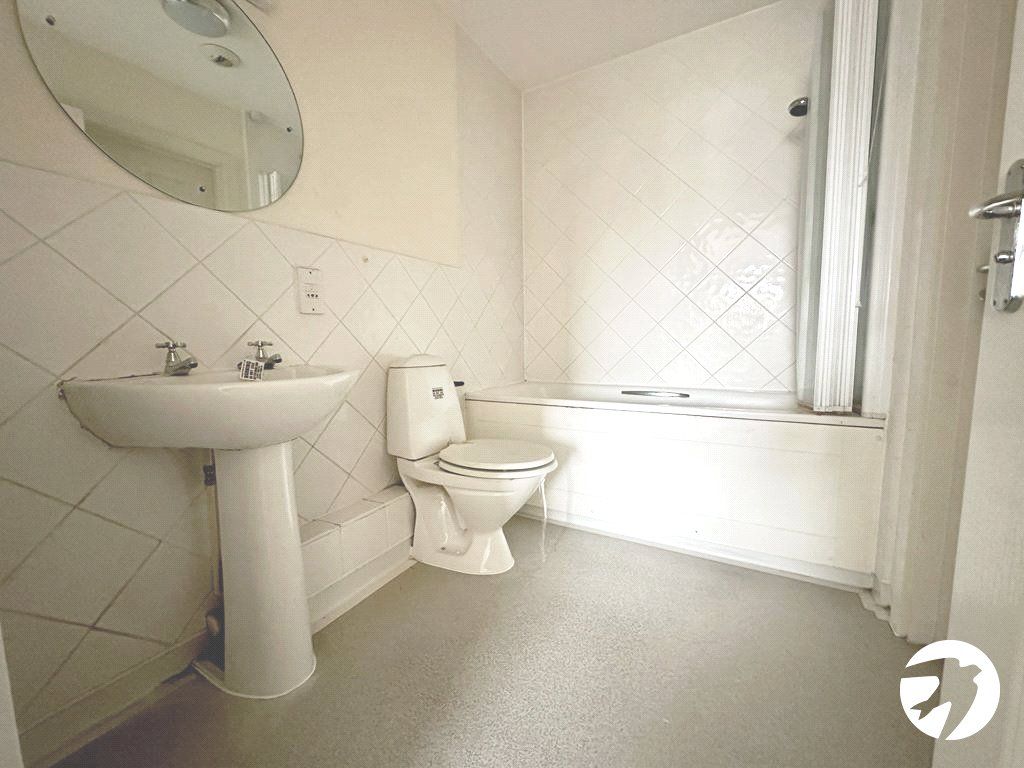 1 bed flat for sale in Evan Cook Close, London SE15, £270,000