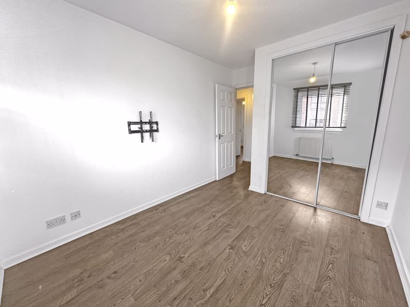 2 bed flat for sale in Whitecrook Street, Clydebank G81, £85,000