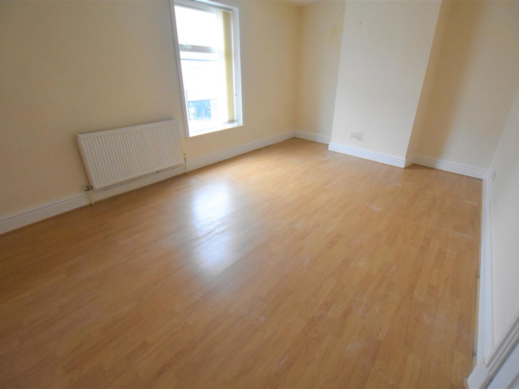 3 bed property for sale in Bolton Road, Blackburn BB2, £129,950