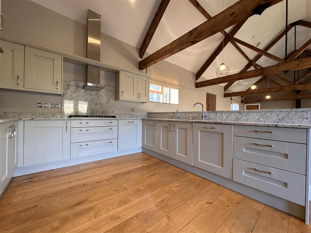 3 bed barn conversion to rent in 4 Horse Barn, Uplands, Wellsway, Keynsham, Bristol BS31, £2,750 pcm