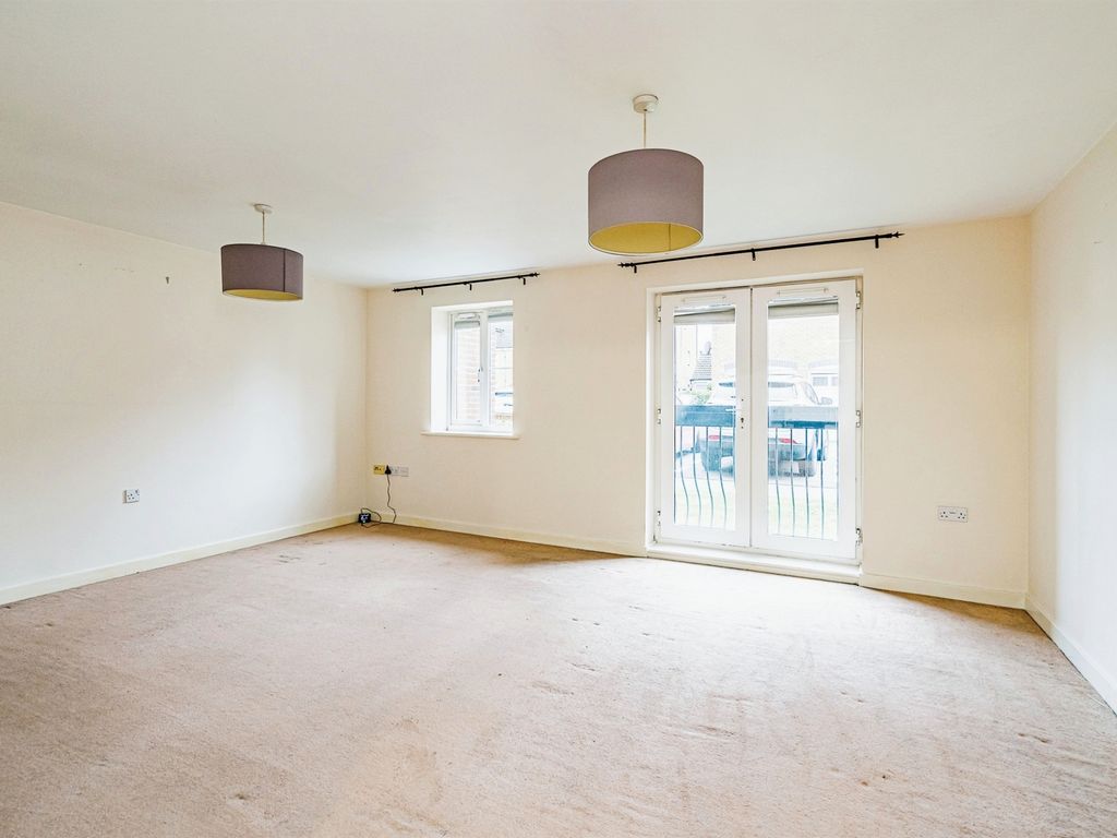 2 bed flat for sale in Anchor Drive, Tipton DY4, £100,000